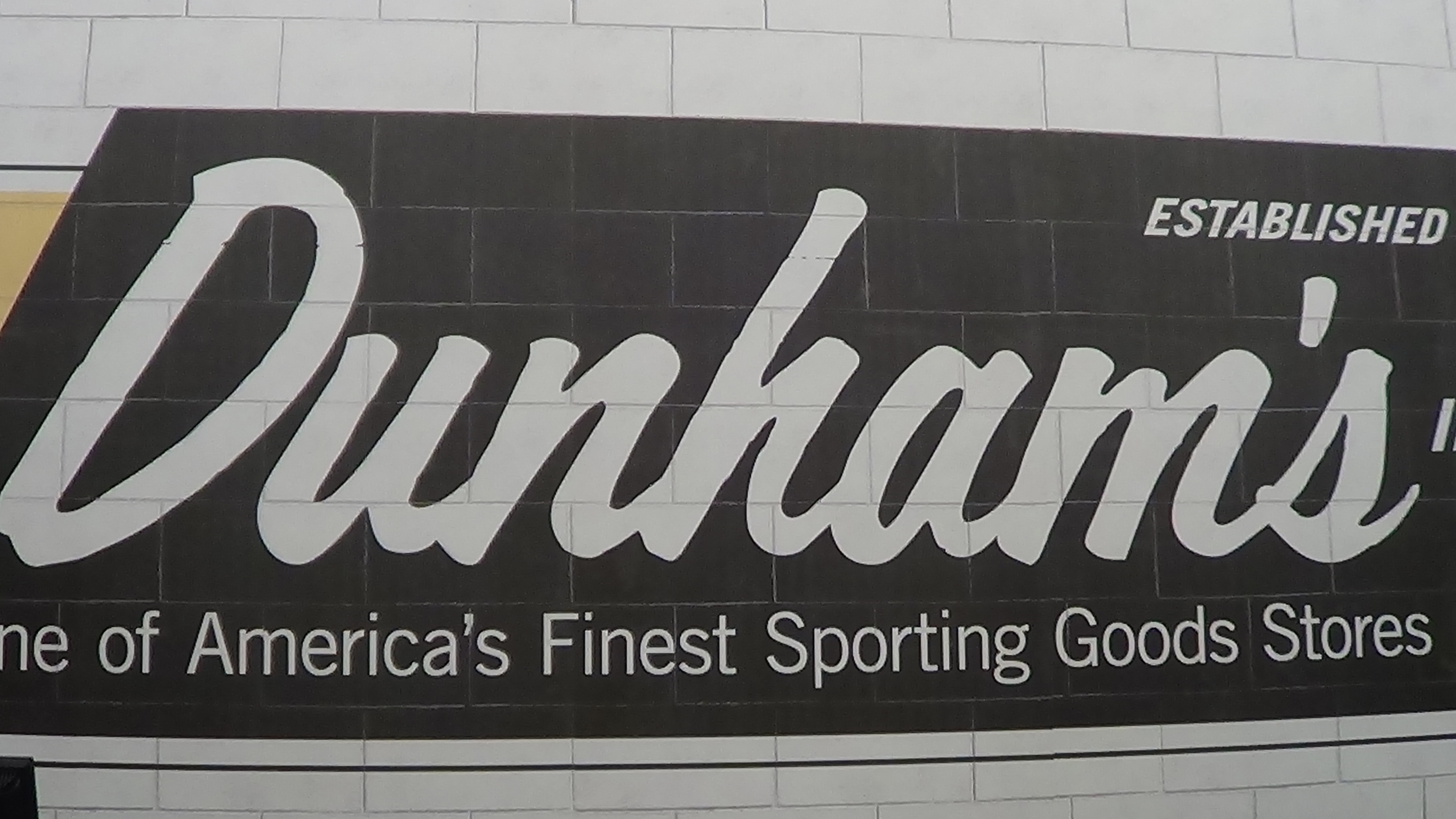 Dunhams Sports 18